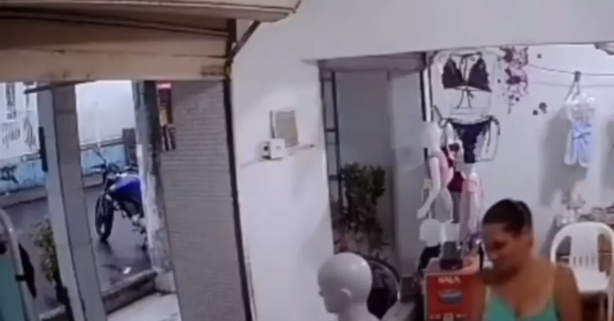 Imagem ilustrativa da notícia: Criança alerta avó sobre raio e evita acidente registrado em vídeo