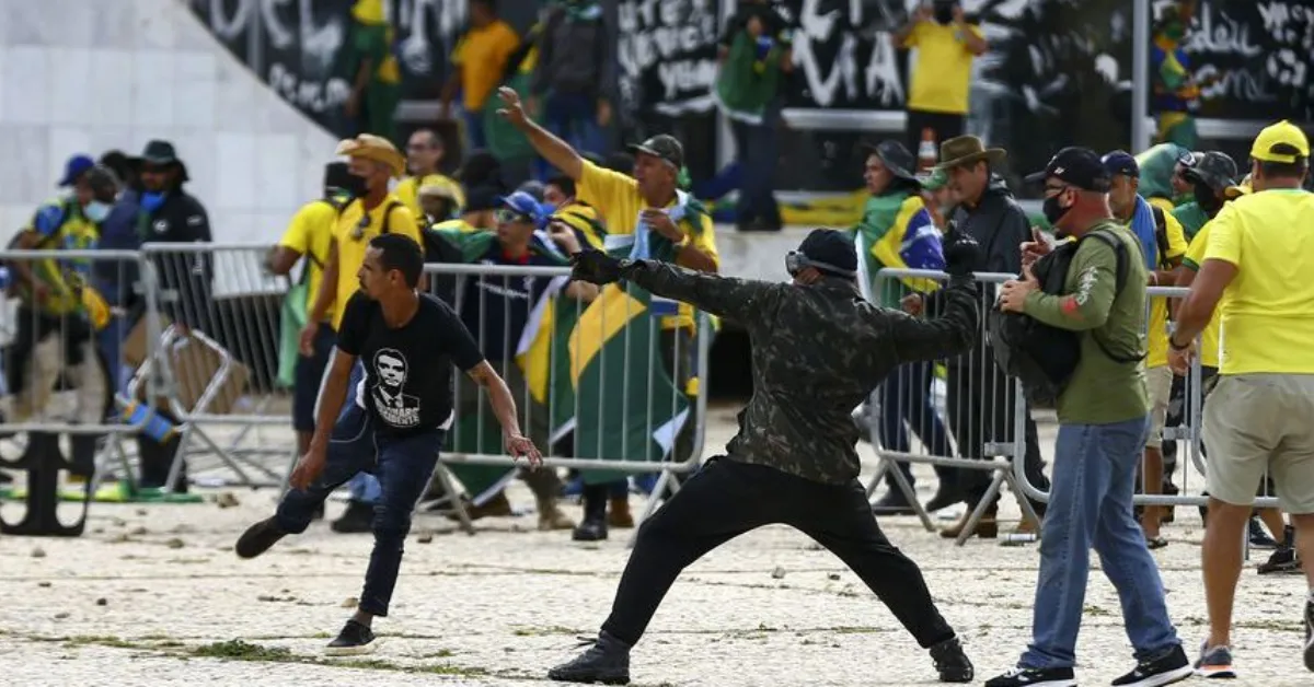 Imagem ilustrativa da notícia: STF barra estratégia para livrar Ramagem de acusação