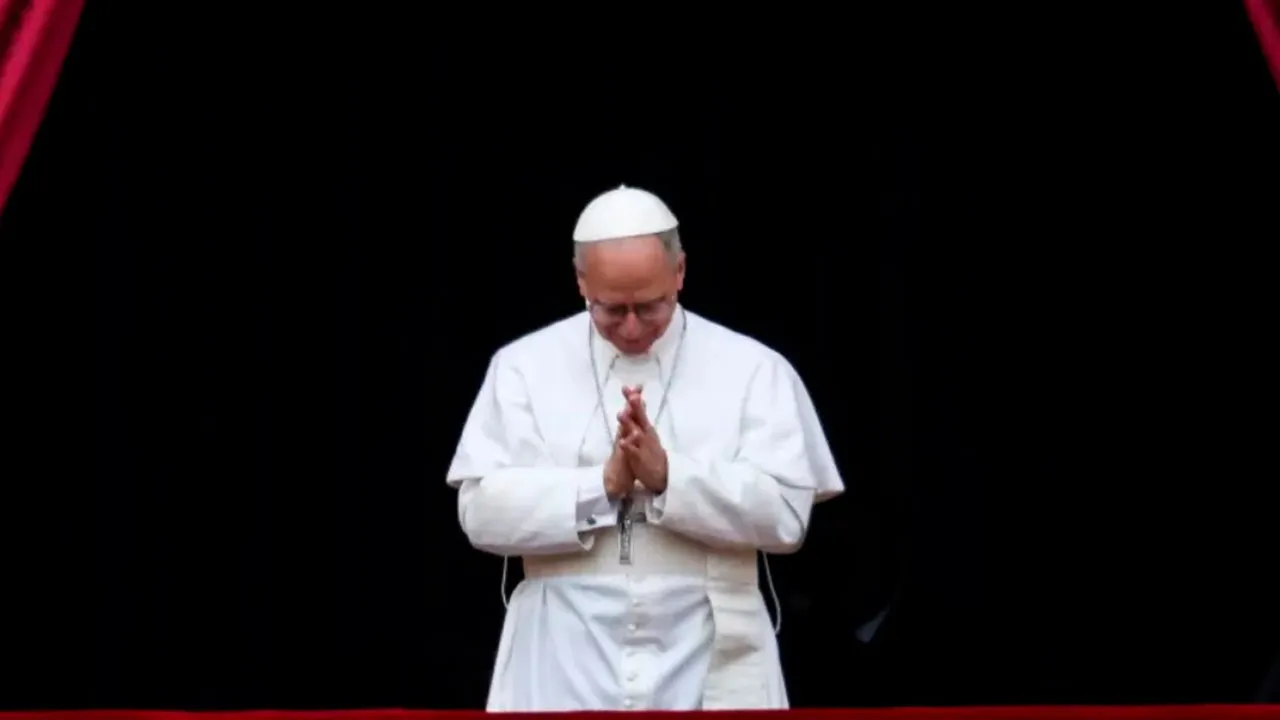 Imagem ilustrativa da notícia: Vídeo: em missa do Dia das Mães, Papa Leão XIV se emociona
