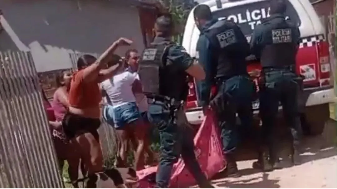 Imagem ilustrativa da notícia: Homem morre em troca de tiros no "Beco da Morte", no Pará