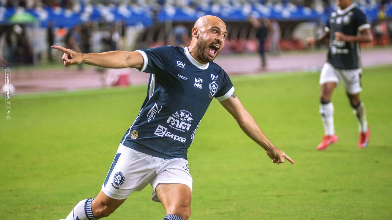 Imagem ilustrativa da notícia: "Agora valeu!": Régis brinca com gol e celebra boa fase do Remo