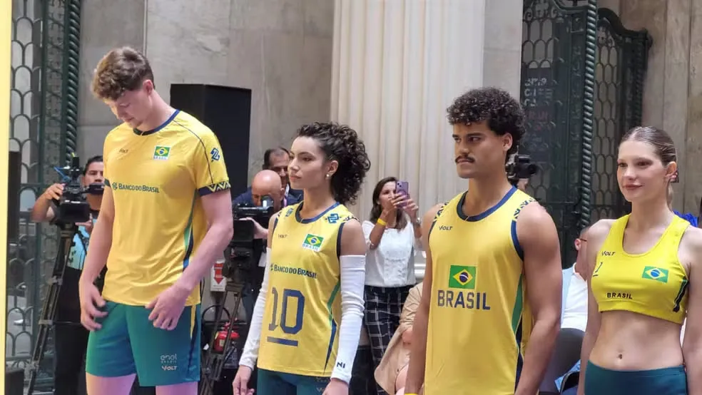 Imagem ilustrativa da notícia: CBV lança novos uniformes da seleção brasileira de vôlei