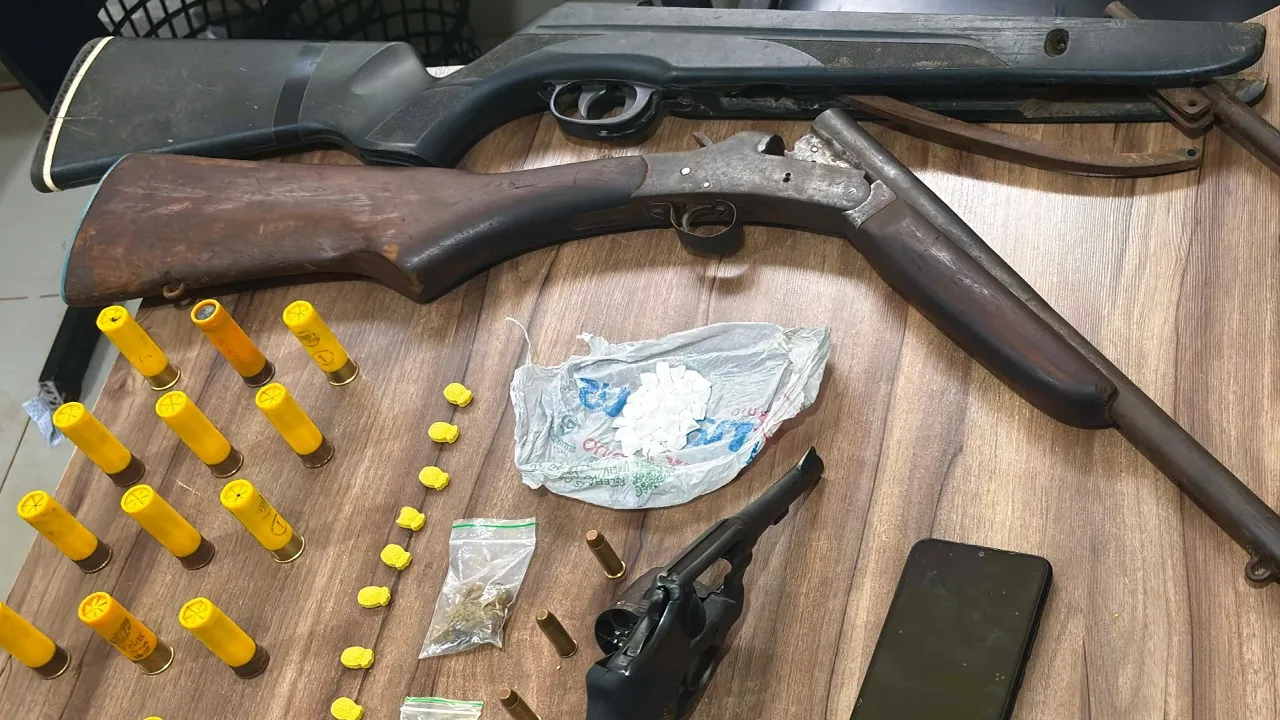Imagem ilustrativa da notícia: PM apreende armas, drogas e munições durante ação em Parauapebas