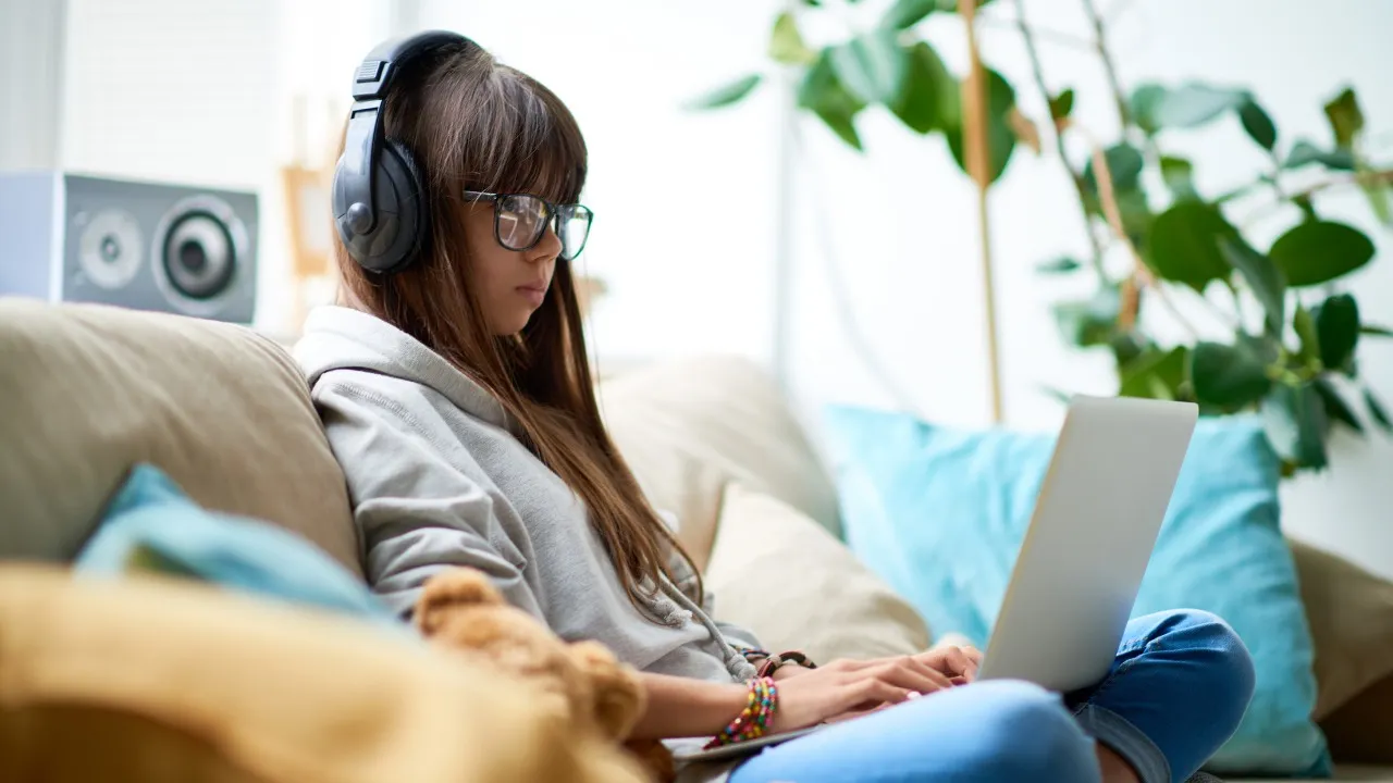 Imagem ilustrativa da notícia: Jovens estão desamparados no ambiente digital, diz estudo