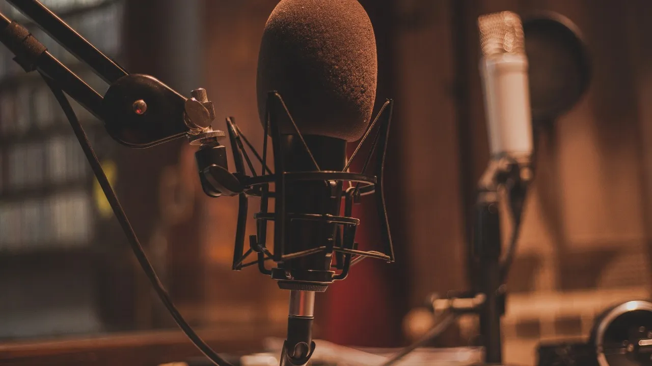 Imagem ilustrativa da notícia: Rádio resiste à era digital e segue forte no Brasil