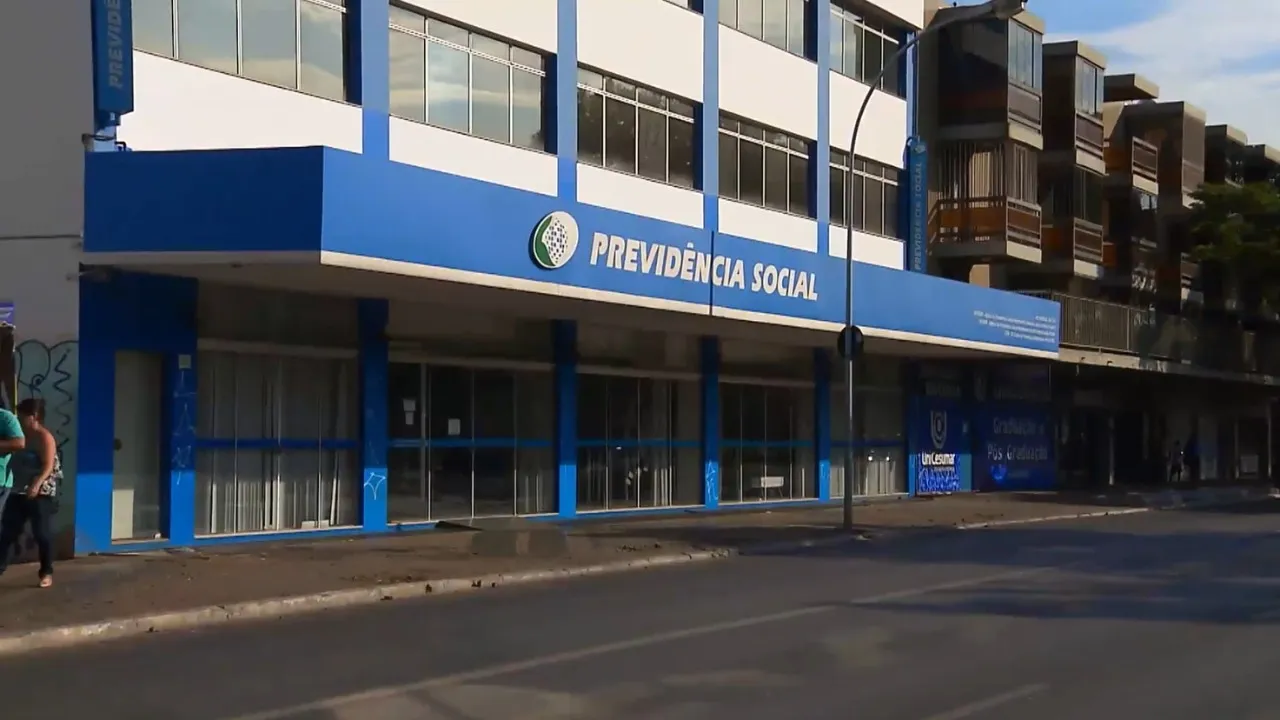 Imagem ilustrativa da notícia: CNU 2025: INSS entra com 300 vagas e salários atrativos
