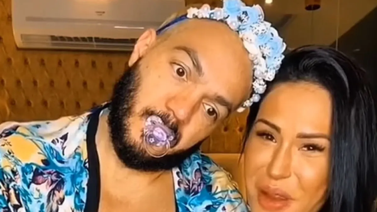Imagem ilustrativa da notícia: Gracyanne posta vídeo com Belo de bebê reborn: "sempre fui mãe"