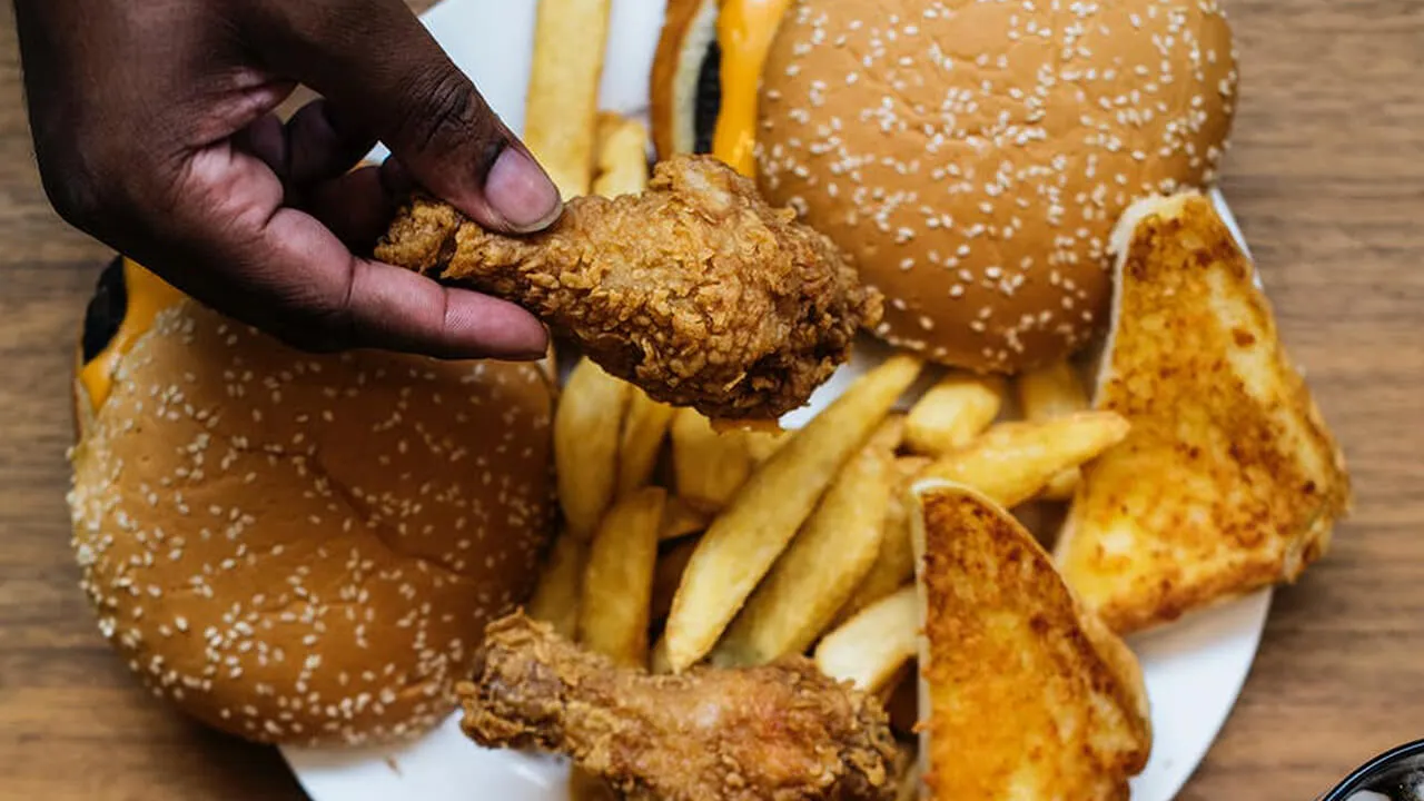 Imagem ilustrativa da notícia: Você usa comida para aliviar as emoções? Entenda o problema