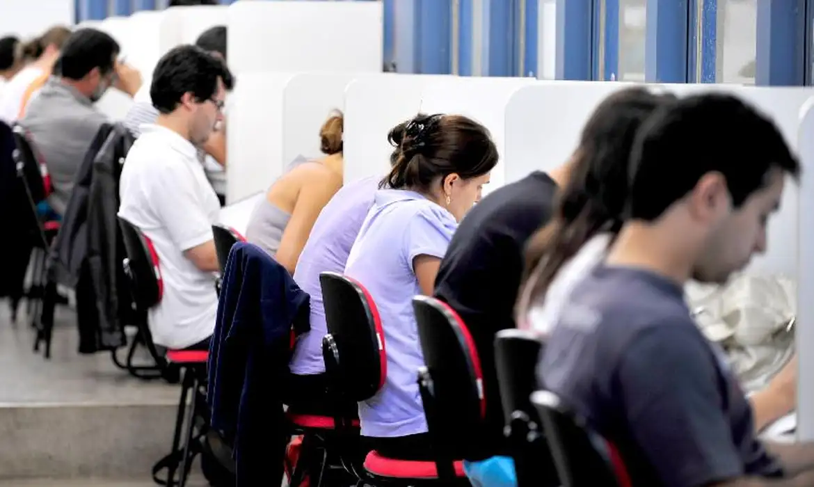 Imagem ilustrativa da notícia: MEC prorroga até sexta inscrições de cursinhos populares