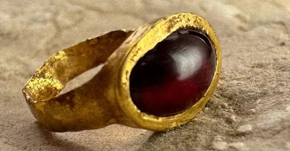 Imagem ilustrativa da notícia: Anel de ouro de 2300 anos encontrado em Jerusalém revela rituais de transição