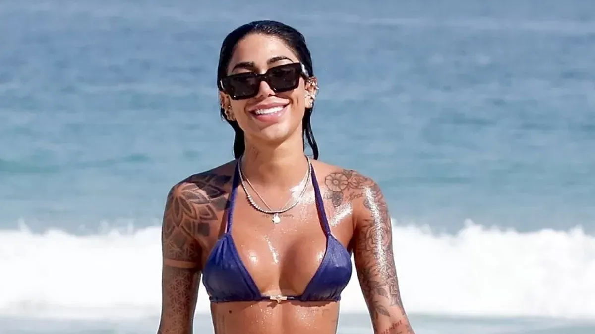 Imagem ilustrativa da notícia: Irmã de Gabigol acaba mostrando demais em vestido transparente