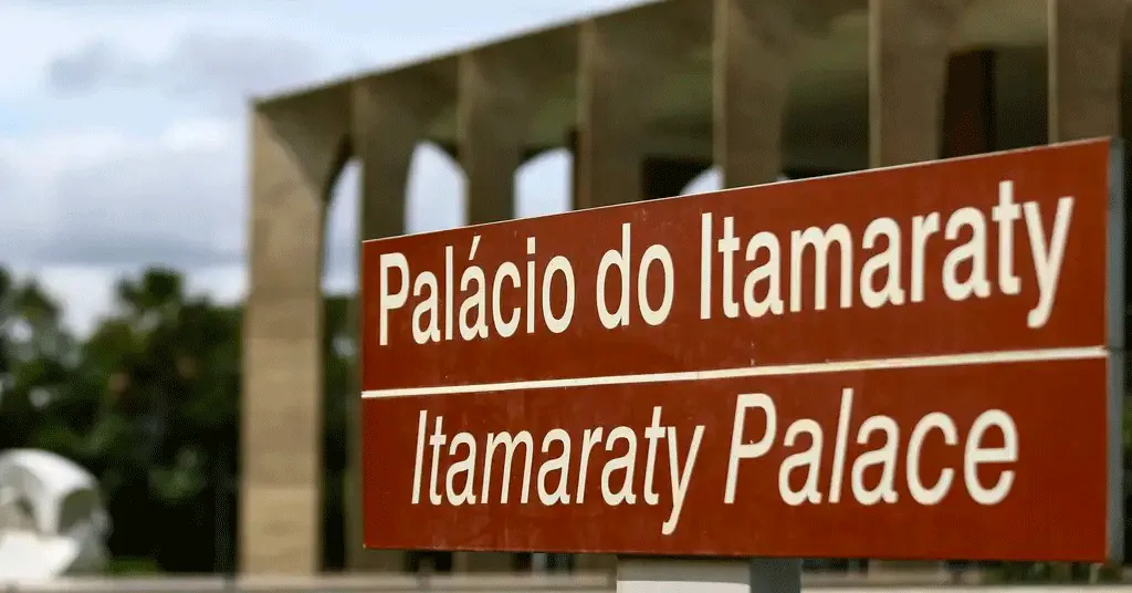 Imagem ilustrativa da notícia: Itamaraty abre 50 vagas com salário de R$ 22,5 mil; edital já disponível