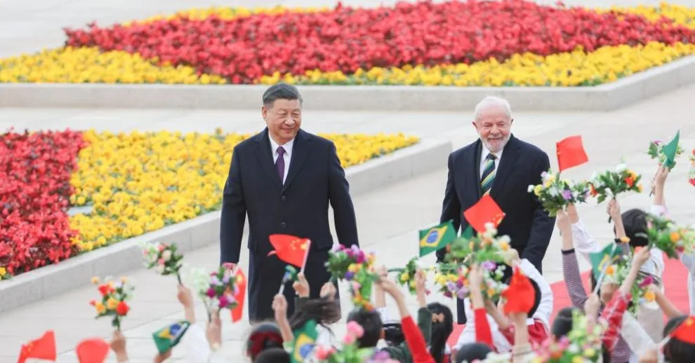 Imagem ilustrativa da notícia: China isenta Brasil e mais quatro países da necessidade de visto