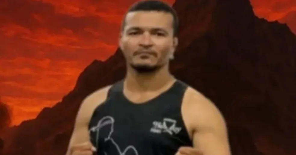 Imagem ilustrativa da notícia: Campeão de MMA é morto com dez tiros dentro de casa, em Belém