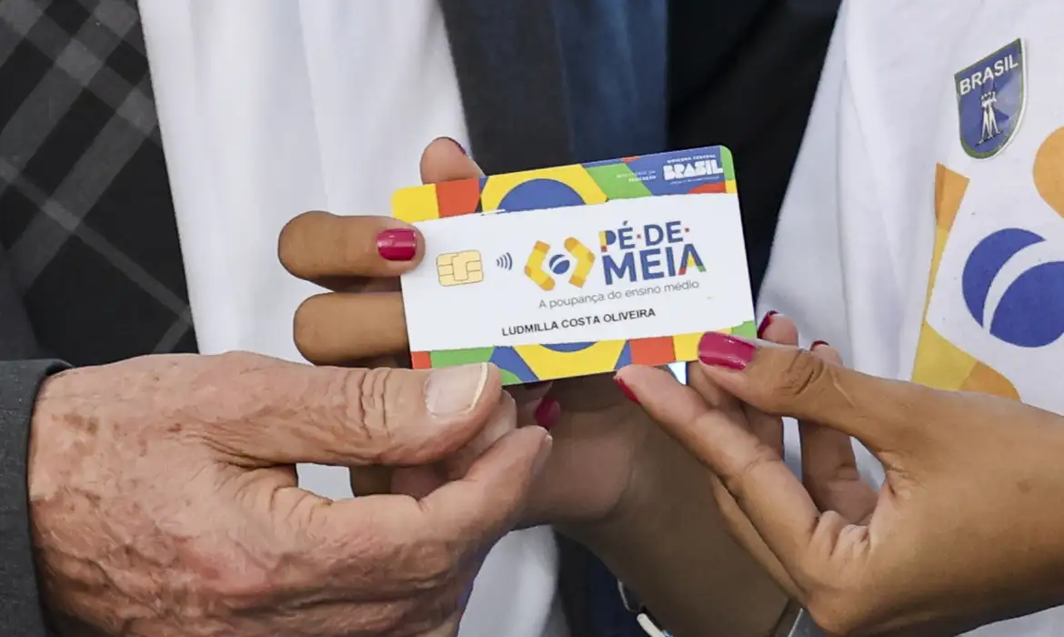 Imagem ilustrativa da notícia: Pé-de-Meia: 2ª parcela será paga a partir desta quarta, 30
