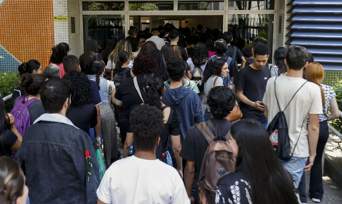 Imagem ilustrativa da notícia: Senado aprova cota de 30% em concursos para negros e indígenas