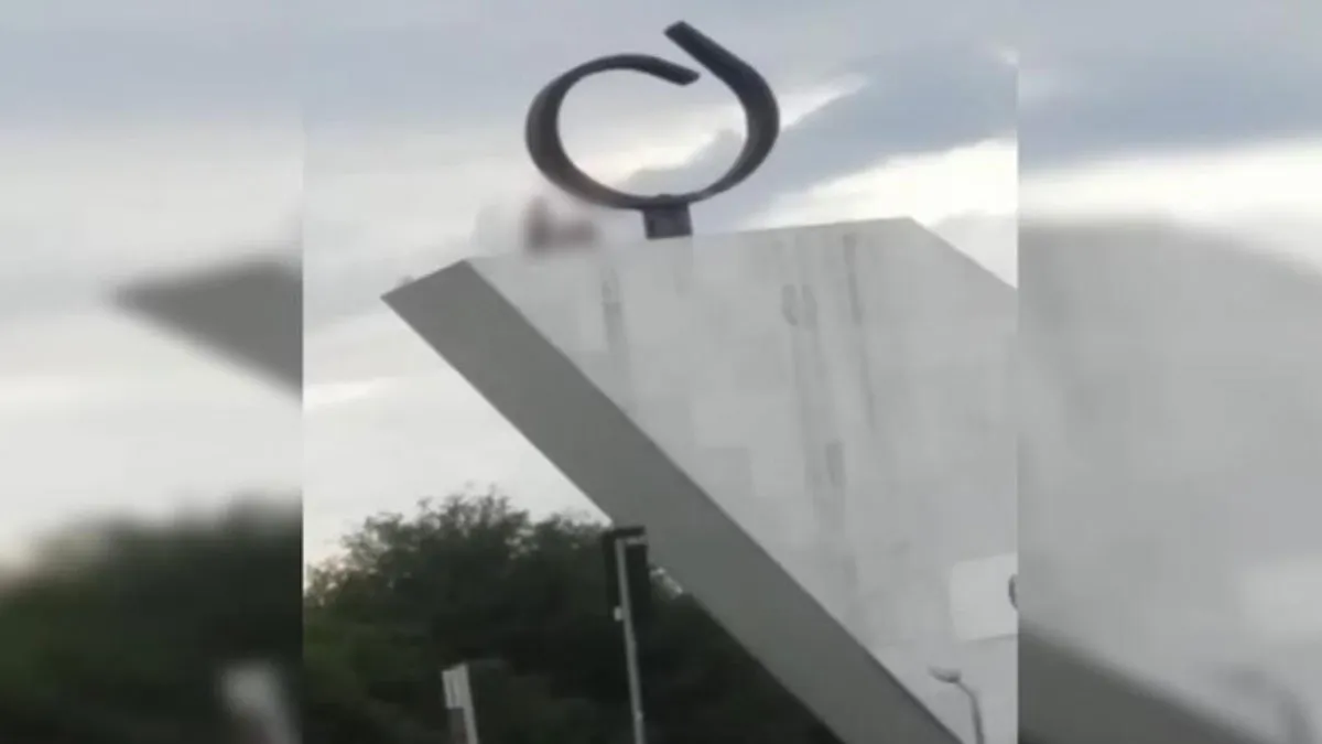 Imagem ilustrativa da notícia: Vídeo: casal faz sexo em cima de momumento em Brasília