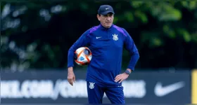 Entre críticas e derrotas, Ramón Díaz vê cargo ameaçado mais uma vez no Corinthians.