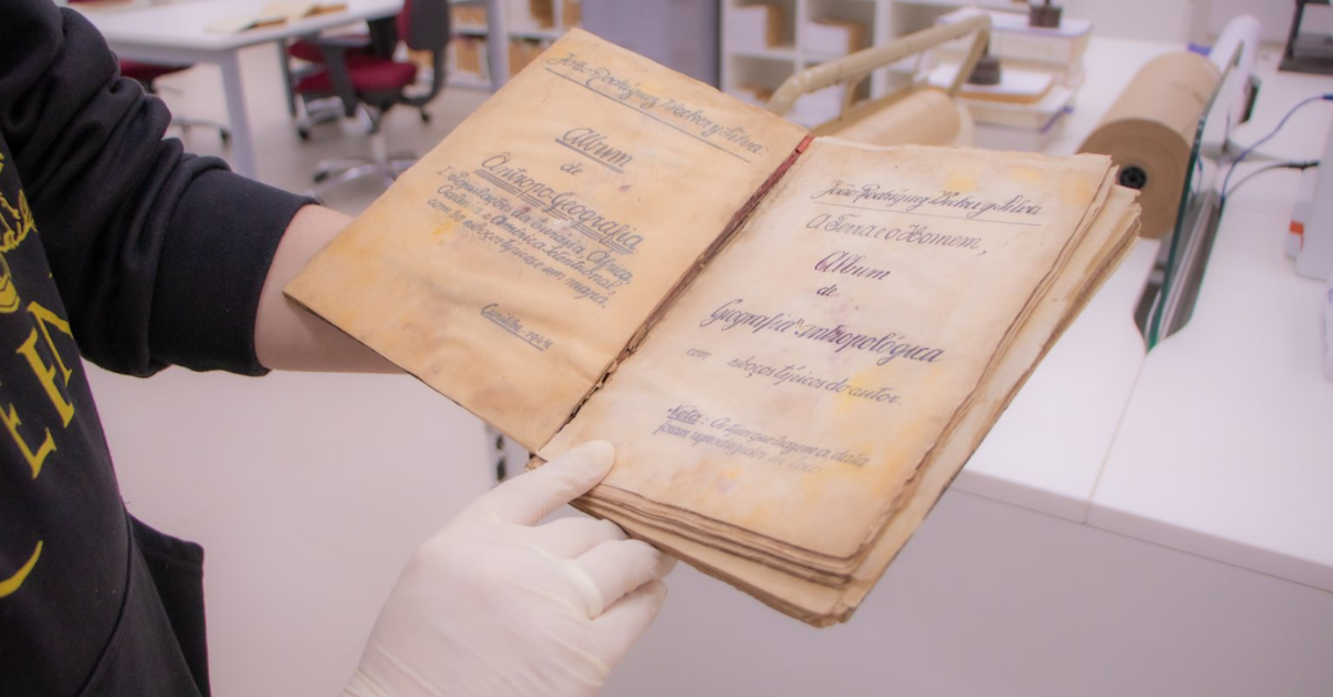 Roubo de livros raros e clássicos atinge Brasília