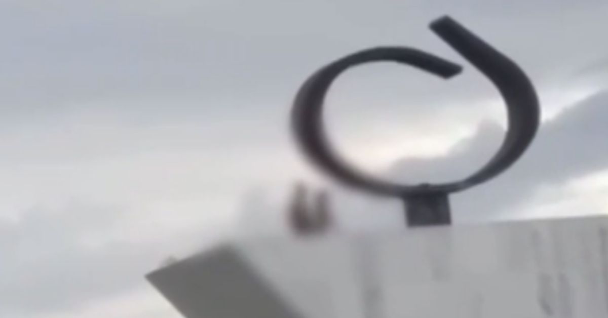 Imagem ilustrativa da notícia: Vídeo: casal é flagrado fazendo sexo em monumento próximo ao STF