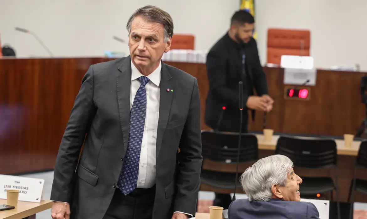 Imagem ilustrativa da notícia: PGR pede condenação de Bolsonaro e mais 7 réus por golpe de Estado