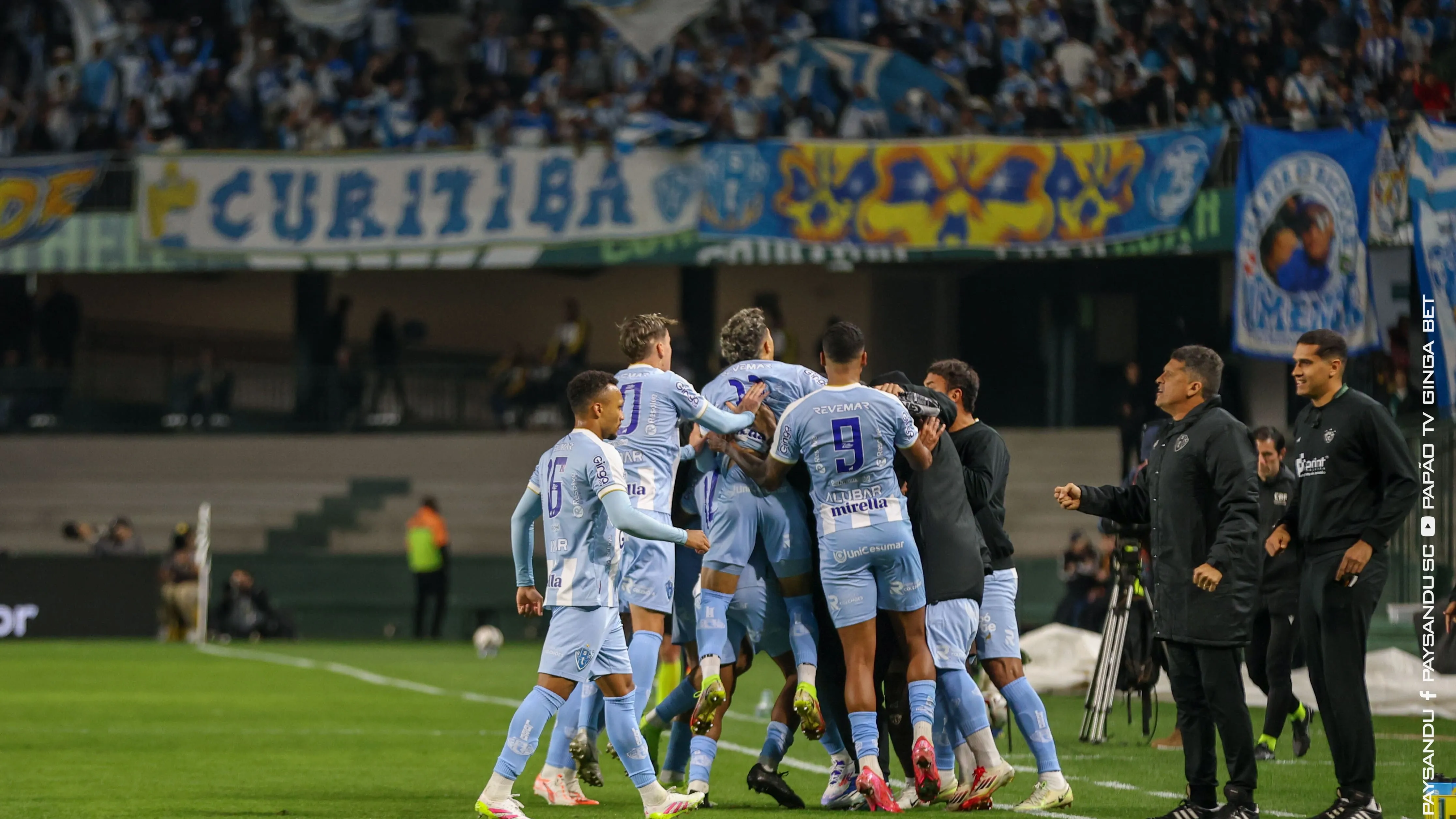 Imagem ilustrativa da notícia: Paysandu goleia Coritiba fora de casa e dorme fora do Z-4