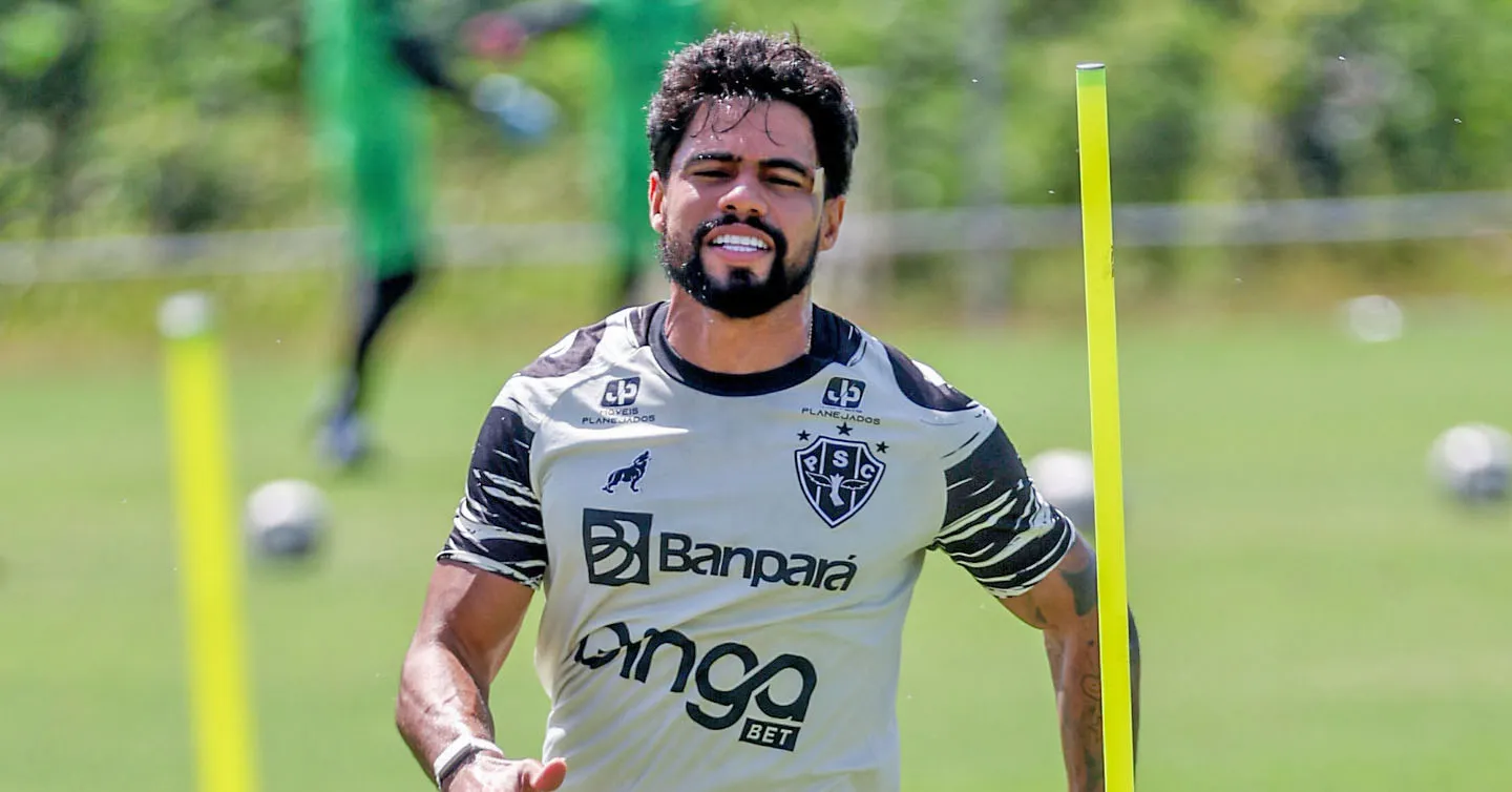 Imagem ilustrativa da notícia: Bryan retorna e elogia Claudinei Oliveira: "Deu ânimo novo ao grupo"