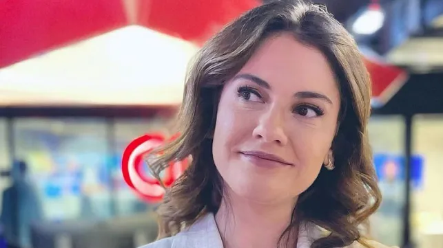 Imagem ilustrativa da notícia: Apresentadora da CNN vira assunto ao chamar Bolsonaro de “Bozo”