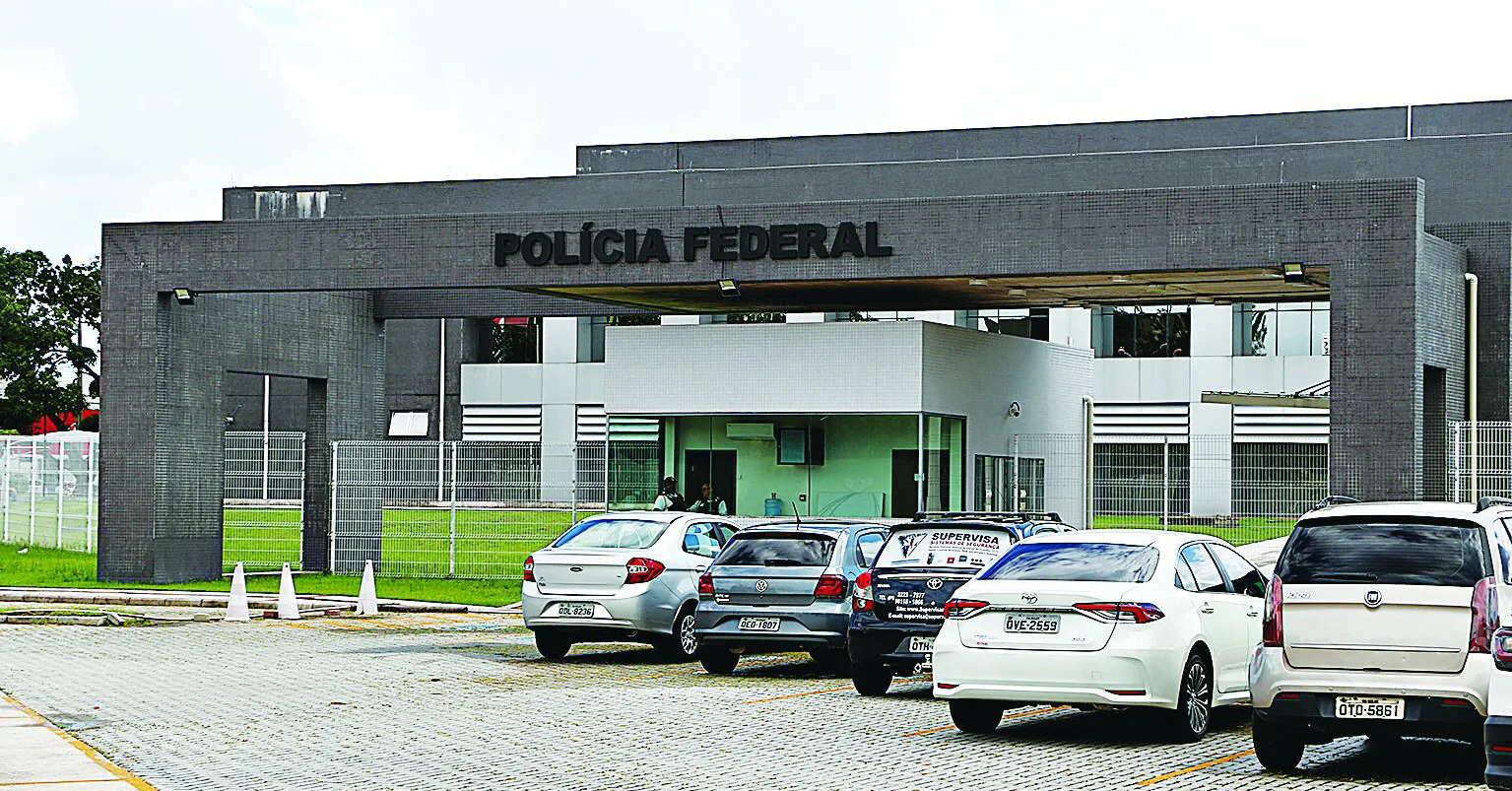 Imagem ilustrativa da notícia: Concurso Polícia Federal registra mais de 218 mil inscritos; salários de até R$ 27.800