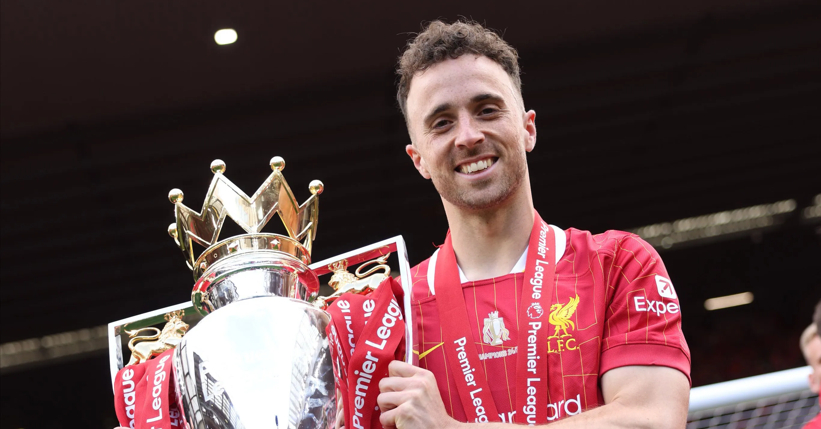 Imagem ilustrativa da notícia: Diogo Jota, atacante do Liverpool e Portugal, e irmão morrem em acidente de carro
