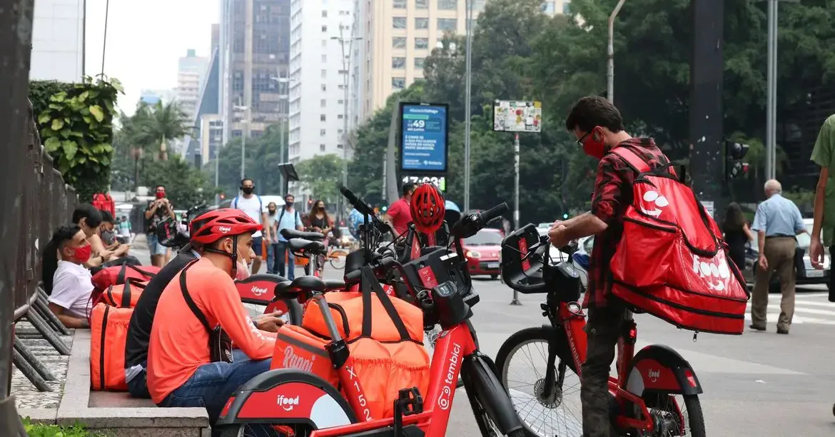 Imagem ilustrativa da notícia: Consignado CLT deve beneficiar 4 milhões de trabalhadores de aplicativo