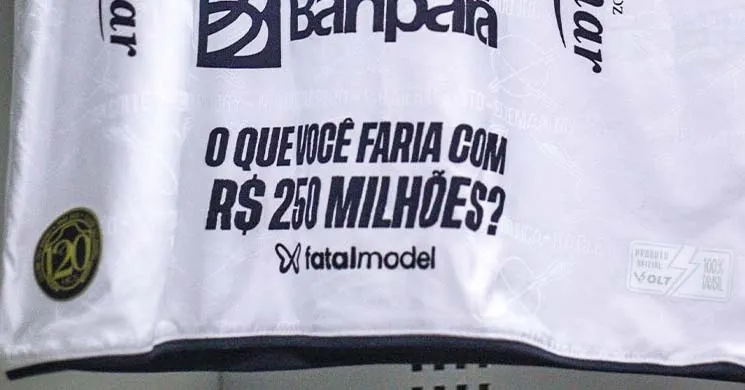 Imagem ilustrativa da notícia: Fatal Model usa uniforme do Remo para alfinetar o Athletico
