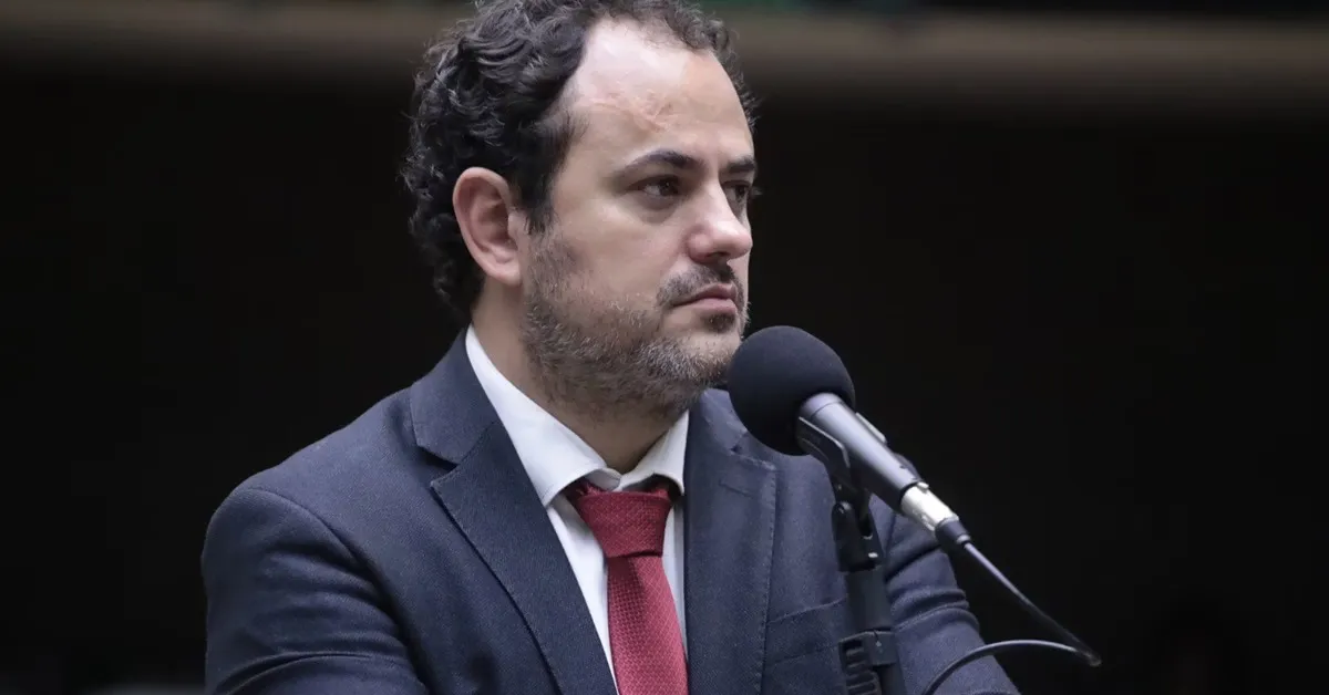 Imagem ilustrativa da notícia: Glauber Braga: Contagem regressiva para o fim do mandato
