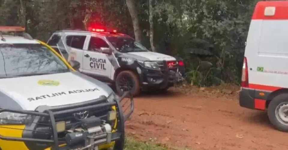 Imagem ilustrativa da notícia: Menino de 13 anos mata avó e fere avô após briga por celular