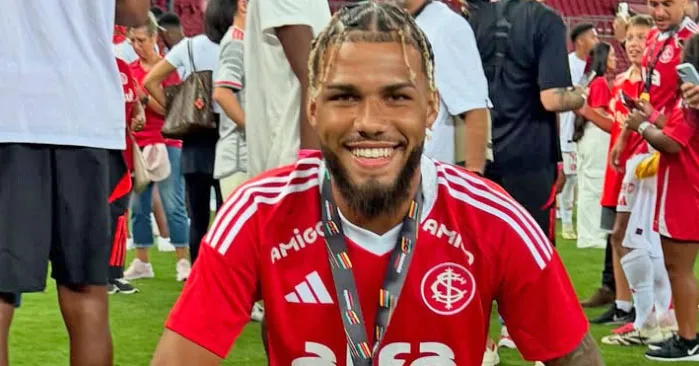 Imagem ilustrativa da notícia: Remo encaminha acerto com lateral ex-Vasco, Santos e Internacional