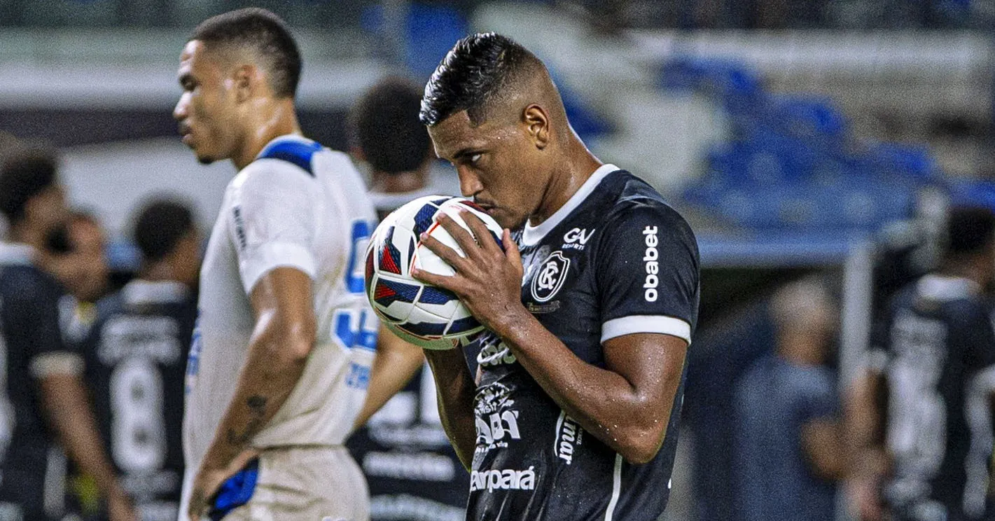 Imagem ilustrativa da notícia: Gol de pênalti e apoio da torcida marcam noite de Pedro Rocha