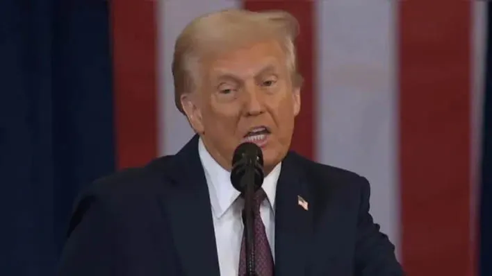 Imagem ilustrativa da notícia: Donald Trump se irrita com pergunta e ataca jornalista