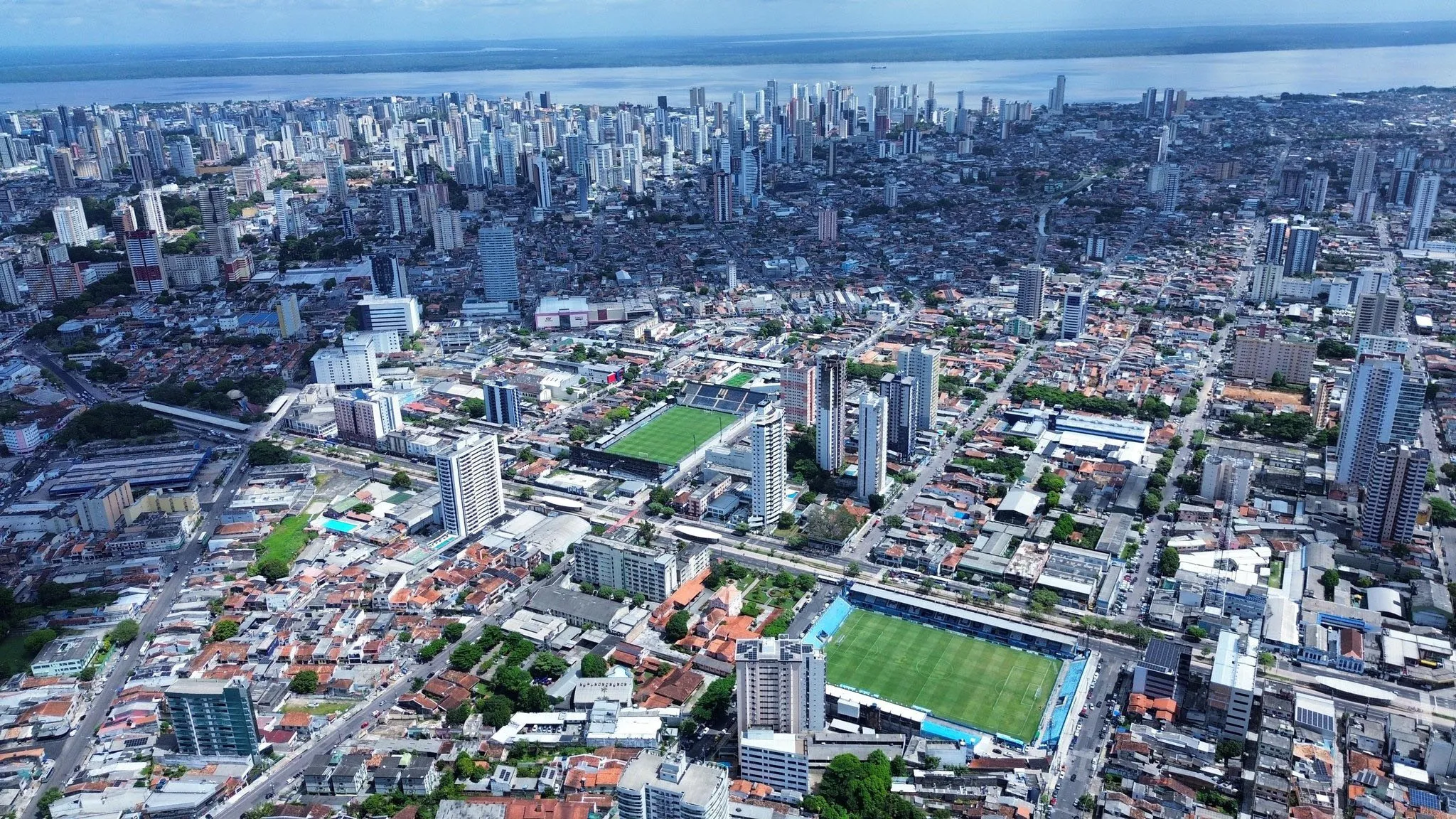 Imagem ilustrativa da notícia: Reportagem mostra as diferenças nos estádios de Remo e Paysandu