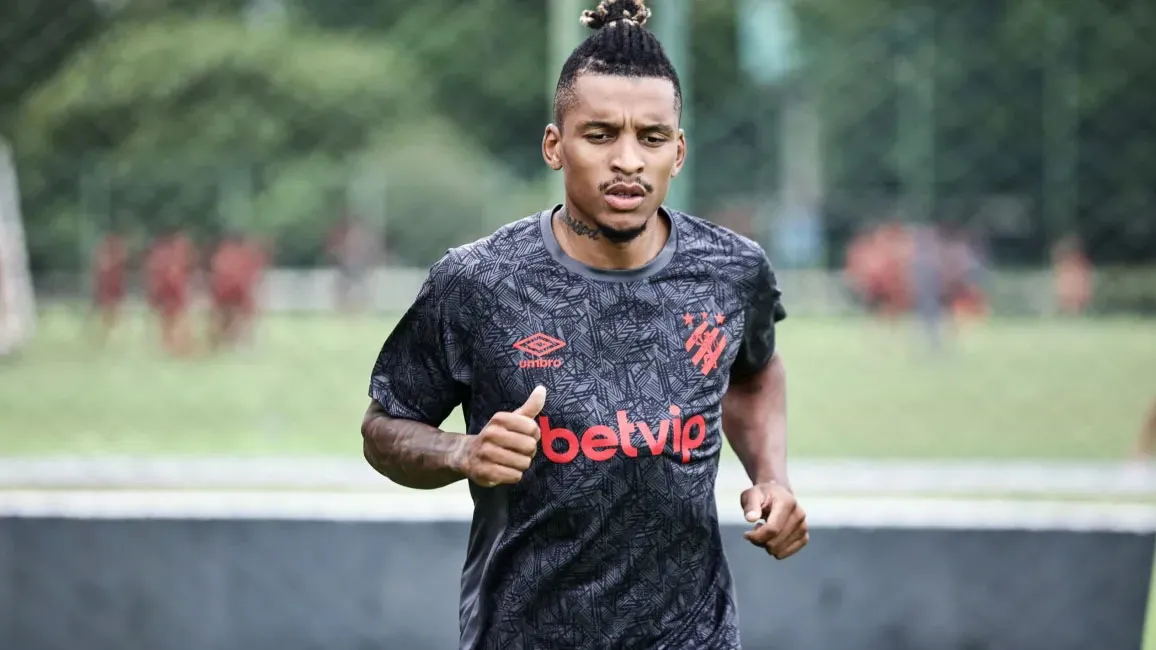 Imagem ilustrativa da notícia: Lateral que negociava com o Paysandu deverá ir ao América-MG