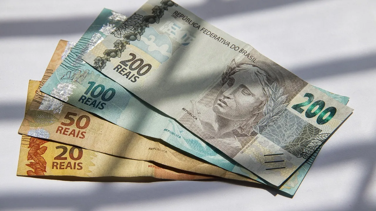 Imagem ilustrativa da notícia: Caixa libera R$ 1.000 em crédito: veja se tem direito