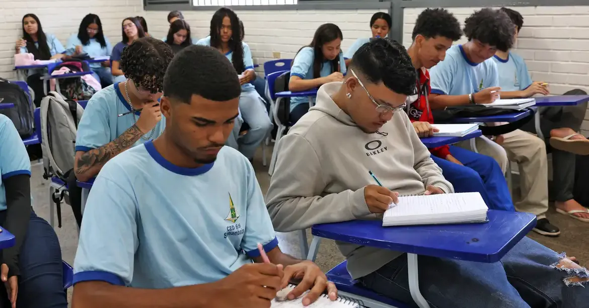 Imagem ilustrativa da notícia: Estudantes nascidos em maio e junho recebem parcela do Pé-de-Meia