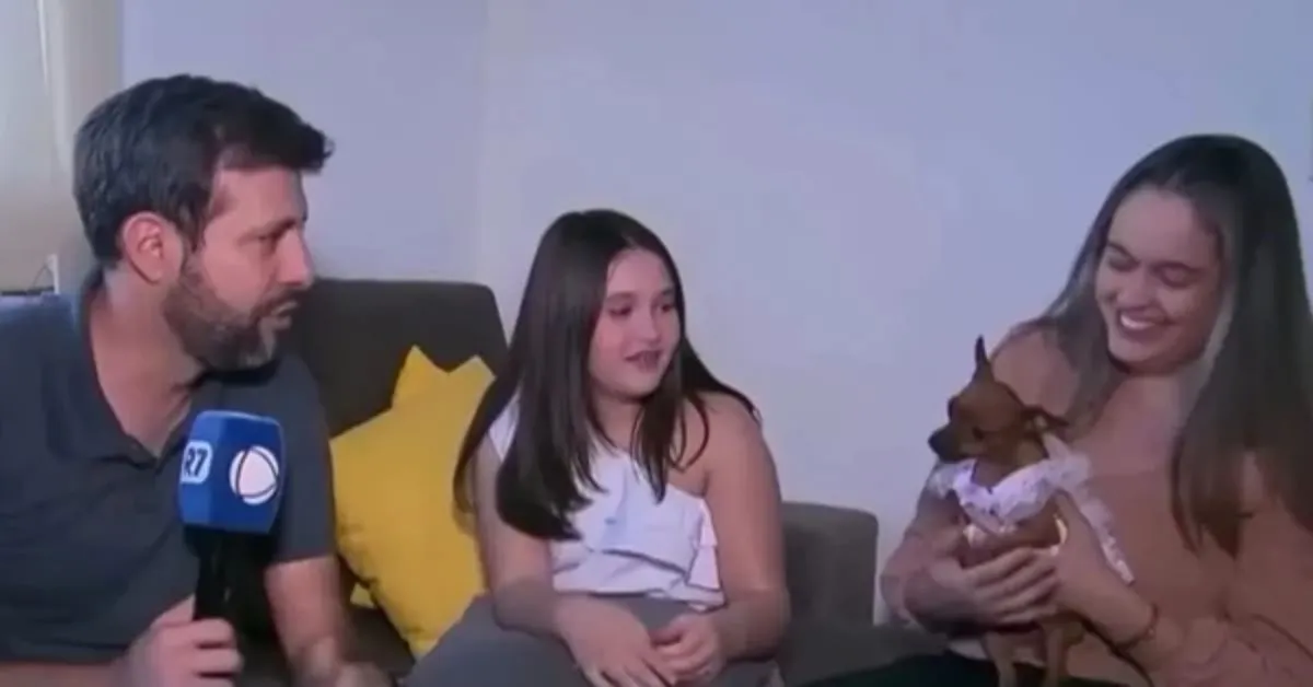 Imagem ilustrativa da notícia: Repórter é atacado ao vivo por pinscher e viraliza nas redes sociais