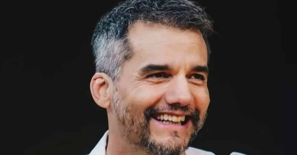 Imagem ilustrativa da notícia: Filho de Wagner Moura surpreende por semelhança com pai; veja