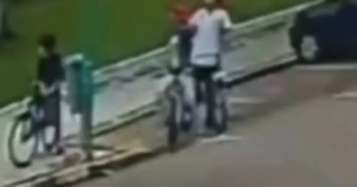 Imagem ilustrativa da notícia: Vídeo: Trio explode lixeira no centro de Belém e foge