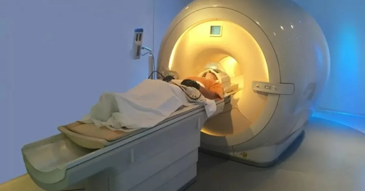 Imagem ilustrativa da notícia: Homem usa colar em máquina de ressonância e fica em estado grave