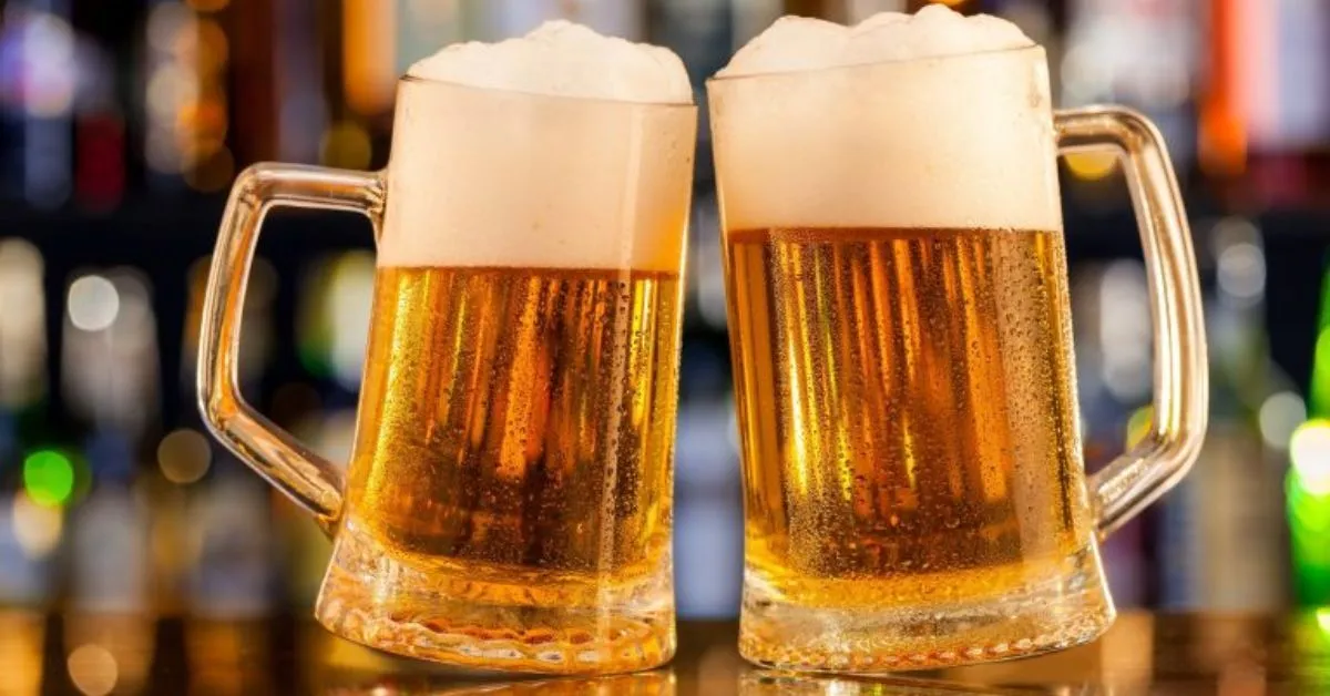 Imagem ilustrativa da notícia: Bar de Belém distribui cerveja grátis para celebrar tornozeleira de Bolsonaro