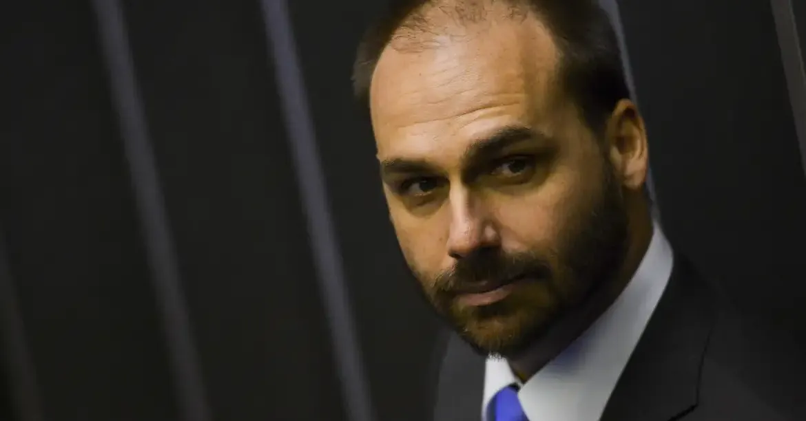 Imagem ilustrativa da notícia: AGU pede investigações sobre atividades financeiras de Eduardo Bolsonaro