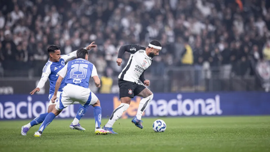Imagem ilustrativa da notícia: Cruzeiro empata com Corinthians em grande atuação de Cássio