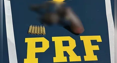 Imagem ilustrativa da notícia: PRF prende quatro e recupera carro roubado na BR-155
