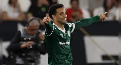 Imagem ilustrativa da notícia: Palmeiras é cirúrgico, vence o Botafogo e vira vice-líder do Brasileirão